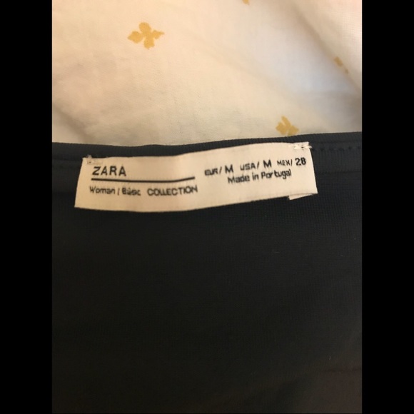 Black Sleeveless Blouse - Picture 4 of 6